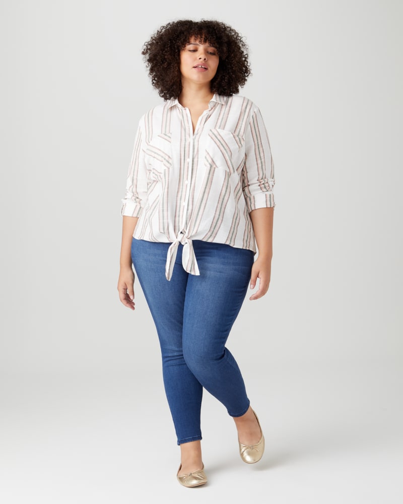 Plus size model wearing Everly Button-Down Chambray Shirt by Dex Plus | Dia&Co | dia_product_style_image_id:135545